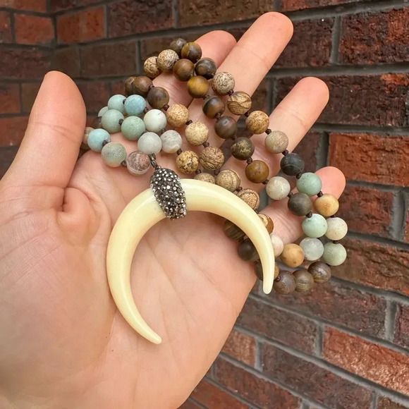 Artisan Ox Horn Pendant Natural Stone Necklace - Picture 6 of 8